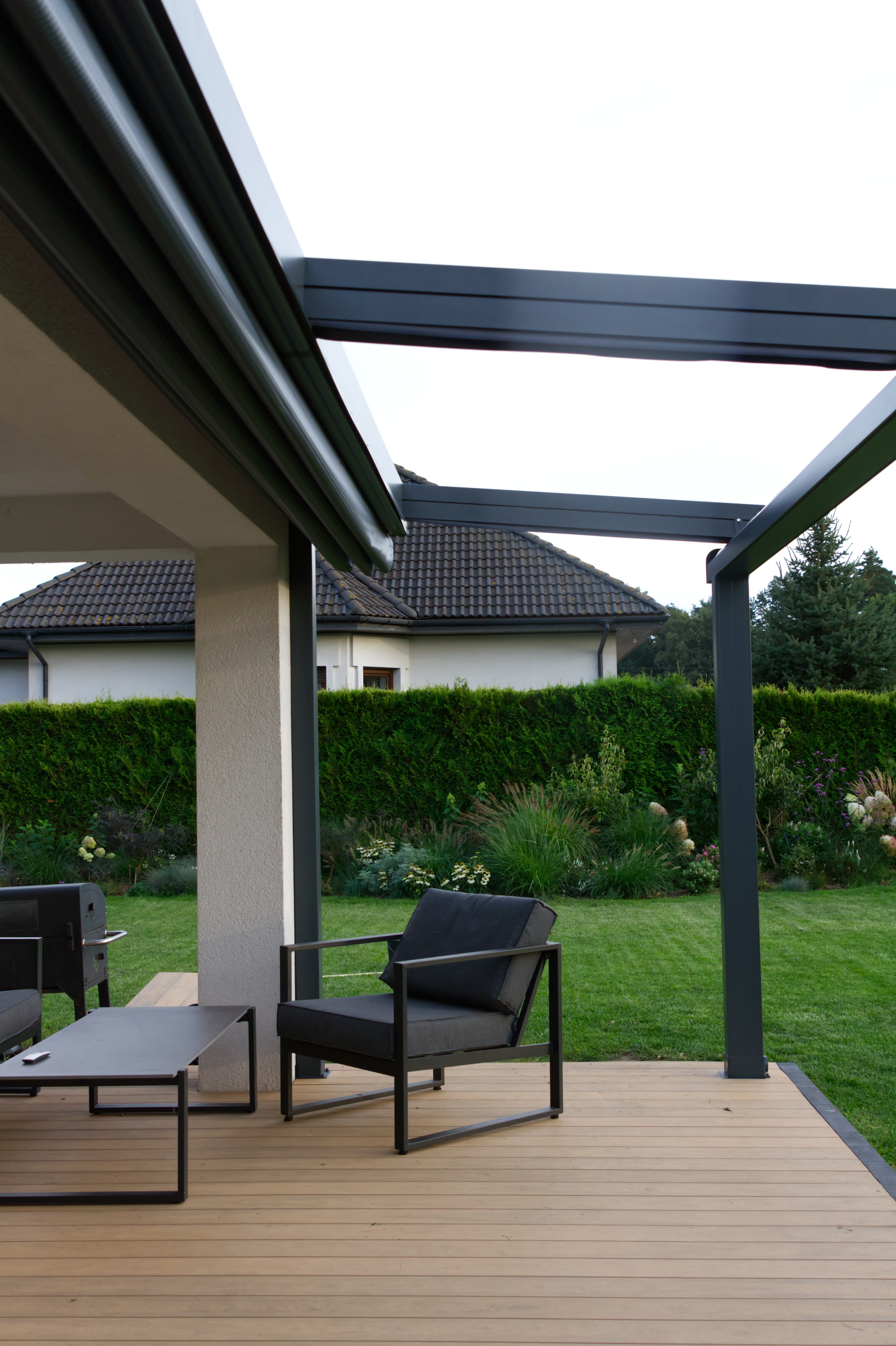 wodoodporny-dach-pergola-aluminiowa